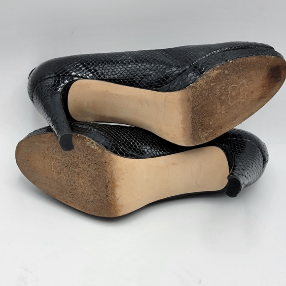 Stuart Weitzman, Blue/Black Snake Skin PeepToe Heels. Size 8M.  #1213 - Picture 9 of 9